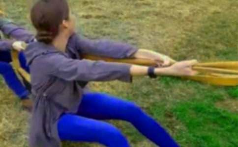 友誼的拔河比賽作文