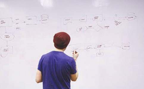 我的班主任作文(優(yōu))