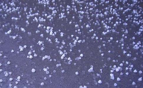 《為什么夏天那么熱還會下冰雹》閱讀答案