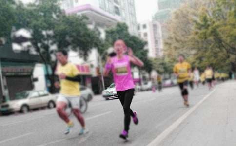 長跑冠軍表弟作文400字