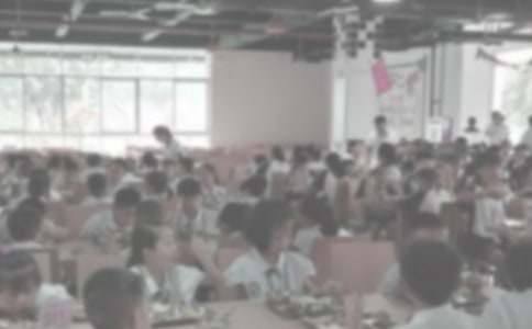 弟弟在吃飯時作文600字