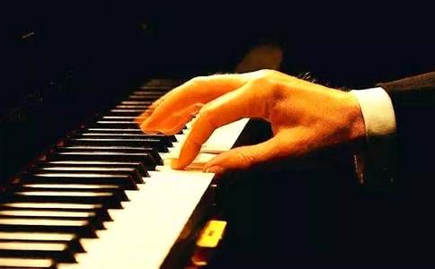 劉長卿《彈琴》賞析訓(xùn)練