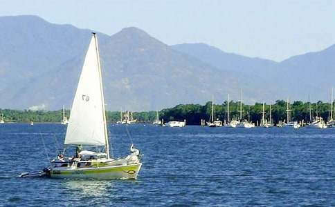 太陽(yáng)帆船科幻題材作文2篇