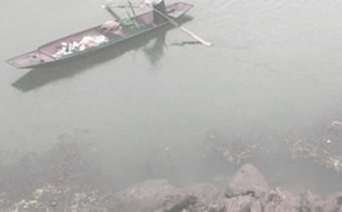 泛舟當歌作文900字