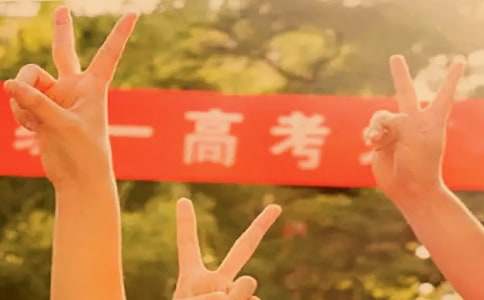 �߿��M�����ģ��������ۣ�Ц��ʹ��