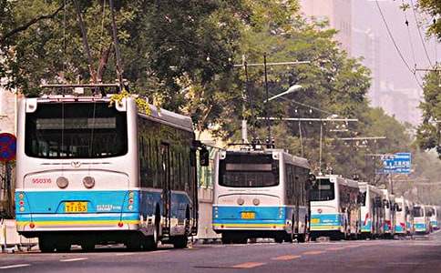 寫公交車上的好心人的作文600字左右