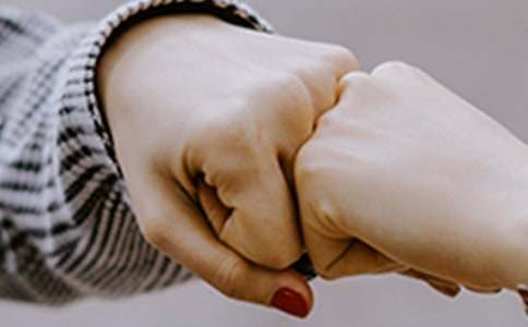 微風般的鼓勵-寫事作文