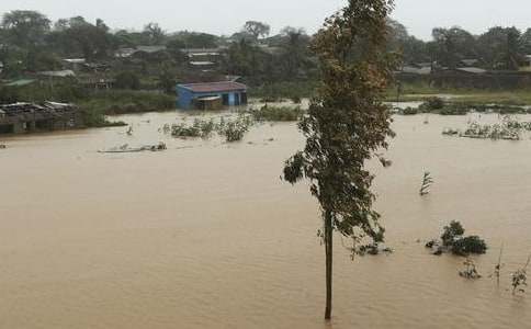 洪水與酸雨的哭訴想象作文
