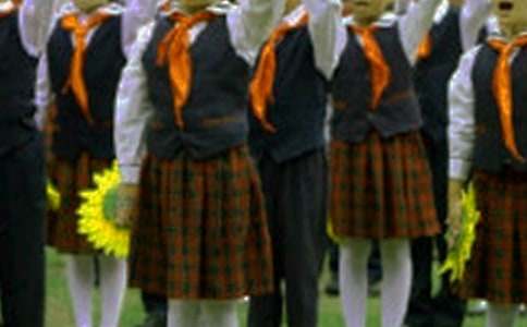 《紅領(lǐng)巾心向黨》觀后感400字