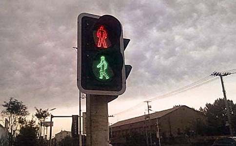 關(guān)于紅綠燈安全作文八篇