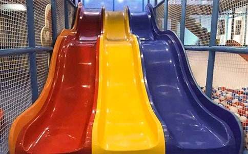 《安安全全滑滑梯》小班安全教案