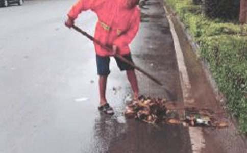 爸爸是個(gè)環(huán)衛(wèi)工作文