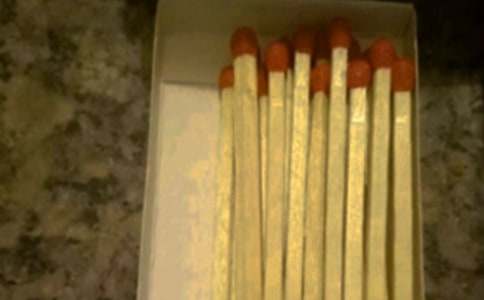 改寫《賣火柴的小姑娘》優(yōu)秀作文