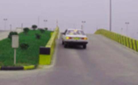 �{����Ŀ��֮���·�{񂼼��