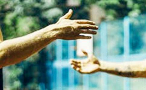 中學(xué)生作文不和自己講和