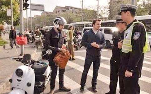 �������˽�������700�֣����x28ƪ��