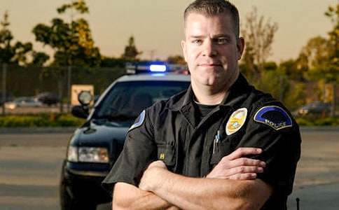 �߿����ģ���q�к��򽻾��e��ְֺȾ�