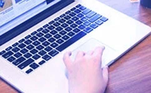 樂于助人與悄悄走開工作作文700字