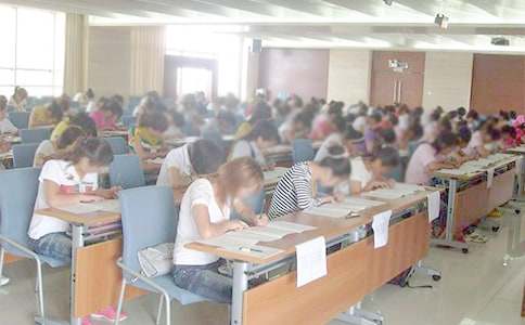 ���µ�һ����ԇ300������