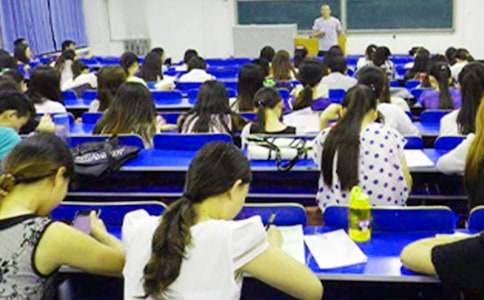 JAVA考試預(yù)習(xí)測(cè)試題