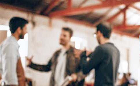 php�ς��DƬ�͑��˺ͷ���(w��)���ˌ�(sh��)�F(xi��n)����