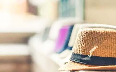 背囊、帽子和號角的格林童話故事