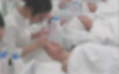 ���е����ݎ�����700��