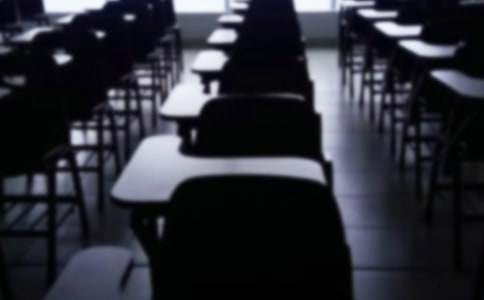 高一想象作文2000字 :20年后的母校