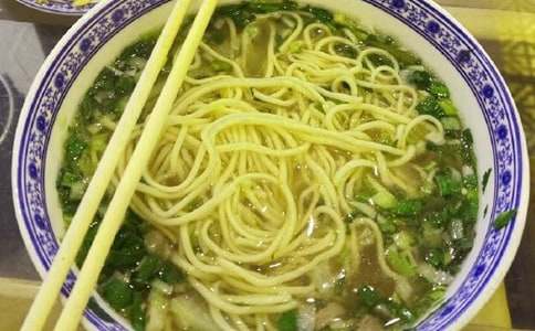 我最愛吃的牛肉面的記敘文