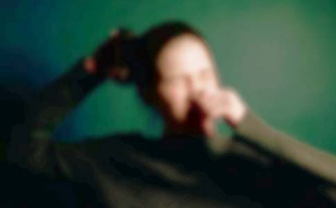 噴嚏打出小松鼠童話故事