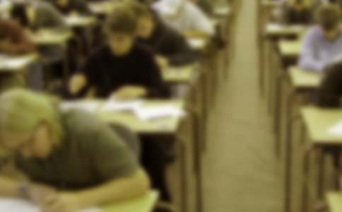 �ְֵĐ�(��i)��һ��ĩ��ԇ����1200�֣����x15ƪ��