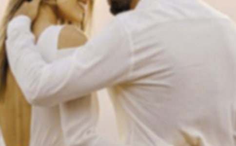 受閱兵妻子多自豪詩歌