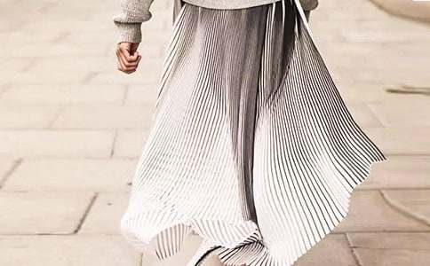 哦,記憶中最美的那件花裙子作文