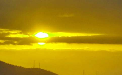 描寫云海和日出的詞語