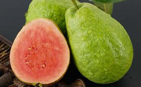 家鄉(xiāng)的石榴樹作文