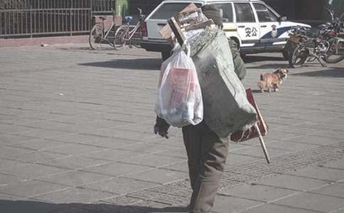 拾荒老人身上的正能量作文500字左右(通用17篇)