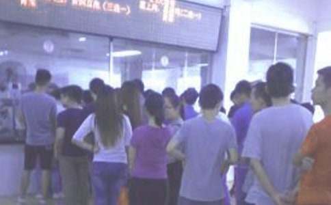 廈門(mén)五中正式啟用食堂作文