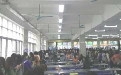 ��λʳ�óа���ͬ8ƪ