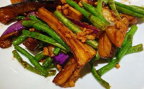 三年級的作文螞蟻搬食物(通用51篇)