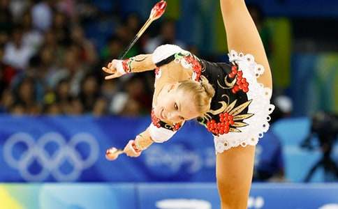 關(guān)于難忘的團(tuán)體操表演作文