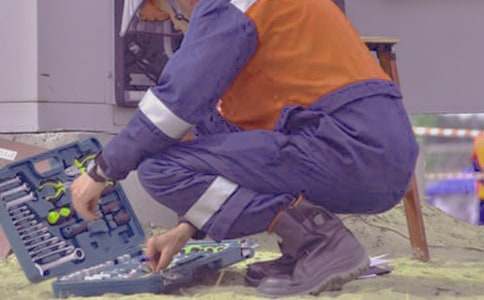 電腦顯示器白屏的維修方法