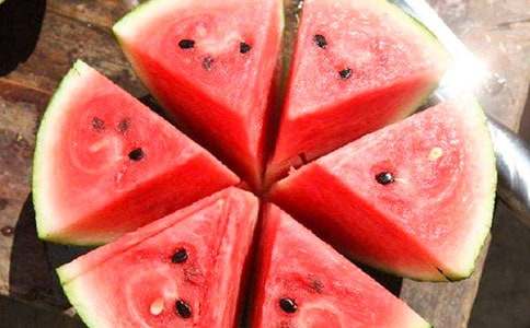 亂扔西瓜皮的嘟嘟童話寓言作文300字