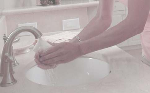 給媽媽洗手小學(xué)三年級(jí)作文