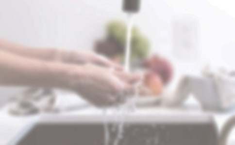 �����T����?gu��)͋���ϴ�����?/></p>
<h2>��?gu��)͋���ϴ�����?</h2>
<p>���������ǋ��������գ�����͋�����һ�������x��`������ʲô�أ�ͻȻ��Ҋ��������߀�]����ʰ���қQ���͋���ϴ��ꡣ</p><p>�������Á��������������b�M��ˮ���ٵ���ϴ�����������ȫ��������������������Ĩ�������е�������м���ϴ��һ�飬Ȼ������ˮ�����һ�����M�Л_ϴ�����е�С���ݶ����қ_���������Ҳϴ�Ƀ�������?gu��)͋��������[�����R��</p><p>���������@�r�������؁�������Ҋ�ҰяN����ʰ�øɸɃ��������Ц���f�����ҵ�Ů���L���ˡ��� �ˋ�����Ԓ�����������̵ģ�ͬ�rҲ�w��������ƽ�r���҄��ж����������Ժ���Ҫ��ϧ�����Ąڄӳɹ���߀Ҫ�͋����������������</p><h2>��?gu��)͋���ϴ�����?</h2>
<p>���������B(y��ng)�����g���ҿɛ]�����°������ڶ˲���ˮ����ιˎ��ι����ߵ��ϵذ���ϴ�밡��ɶ�¶�����߀��ģ�И��� ����Ҳ���İl(f��)�F���f�^��ú�������Ƥ���f�úýo���^�����գ��������䌍��Ҳ���ǈD�������Һ����Ҿ��������c�°�����Ȼ�������������ѽ��ǳ�������߀�аְ�Ҳ���ҺܺÆѣ��ҷǳ����ҵİְ֋�������Ը�����������������Ҳϲ�g�����������Ǻ��������� ���c�@����</p><p>����������ϴ�����ò���Зl��������������</p><p>����Ԓ�f�ҋ����ϲ�gϴ��� ���Ǻ���������ϲ�gϴ��ϴ�·�ϴ�m�������Ǻ���������ˮ������</p><h2>��?gu��)͋���ϴ�����?</h2>
<p>����������̫ꖹ����������������΢΢Ц��</p><p>������������������o����ʰ���g����������X�Ë��������࣬���Q��Ҫ�͋������c����</p><p>��������������қQ���͋���ϴ�룬��������һ���������_ˮ���^�_һ�������ò��Ӳ�һ���������f������Ҫ��(ji��)�s��ˮ����Ҫ���Mˮ�������f����������֪������������Ц���f���������ǂ��ú�������</p><p>�����Һ��_�ġ������^��'�������x�����X�����ǋ�����С�����ˡ�</p><h2>��?gu��)͋���ϴ�����?</h2>
<p>�������������������������ӵ�Ҫ��ϴ�������� �����ǳ��ĸ��d��������Ҫע�ⰲȫ�����Ȱ������P�ӡ����Ӷ��ᵽ�ˏN����ˮ��߅��Ȼ���ҌW�������Ę����������ڣ�ϵ�Ç�ȹ���ڱP���ϵ��ˎ׵�ϴ������������ϴ�벼����������һ�������P���������Ͼͳ��F���S�S���İ����ݣ����@�����P�����롢��ܿ�ϴ����������Ҵ��_��ˮ���^������ˮ�ѱP�������_ϴ�øɸɃ�������������������߀���V��������P�������]���͵�`Ԓ�����Բ���ϴ������ֱ������ˮ�_ϴ�Ƀ���</p><p>���������Լ�ϴ������һ�����Ƀ��������Ҹ��d�O�ˣ�</p><h2>��?gu��)͋���ϴ�����?</h2>
<p>�����������狌��׌���Լ�ϴ��������fˮ̫���ˣ��Ҳ���ϴ�������f����������ϴ�Ͳ����ˣ���ͬ���������Ȱ�ϴ�����D����������ϴ�벼�������һ�������ְ�ˮ���^���_��ˮ���M�������˺ö�ö����ĭ�������fϴ�������c���ˣ��´��ٔDһ�c���@�ӵ�'��һ��Ҫ���_�ױ飬�� �����s�o�����ַŵ�ˮ�����_�ĸɸɃ������</p><p>�������������f���e�����@�ӽ���ϴ���Ұ����е���ϴ�ˣ��ְ�����M���������ʰ�������R�R�ģ������f��ؐ�L���������Ԏ��Ҹɼ҄��������ѽ�� �ˋ�����Ԓ�Ҹ��d�O����</p><h2>��?gu��)͋���ϴ�����?</h2>
<p>�������죬���^����������������ͱP���յ��N�����ғ��^������æ�������f��������������Ϣ��Ϣ���ҁ����ϴ����������Ц�������f��������������ԣ����͋����ɻ�������</p><p>�����Ұ�����õ��N����С��������ϴ�����������Ȱ��������ˮ������������ϴ������Ȼ����ϴ�벼һ��һ���м�����ϴ����ϴ��һ�����������ˮ�_ϴ�Ƀ����@�r�����������^��������һ�������R�������Ę��¶������ο��`Ц�ݡ���ͣ�ؿ䪄���f���������������ϴ����Ƀ������� �ˋ����Ŀ䪄��������Ĩ����һ������z�z�ġ�</p><p>�����������Ҫ���͋�����Щ�҄��£�׌������һ��ċ����ú���Ϣ��Ϣ��</p><h2>��?gu��)͋���ϴ�����?</h2>
<p>�������죬�Һ͋������������������ȥ�ϰ��������������Z���f���������ϰ��ô����ѽ�����ѽ��϶��꼉�����ґ�ԓ�͋�����һЩ�¡�������ѽ�룬�󿴿����ҿ�������Ҋ���ϵ�.�K�룬��������������?gu��)͋���ϴ������?/p><p>�������Ȱ�ϴ��������������ˮ������ð���S��׻��������ݣ�������һ���W������Ư��������ë����ϴ��������ϴ���������ϵ��͝n����ϴ�Ƀ�������������ˮ��ϴ���Ұ���ϴ�øɸɃ����</p><p>���������؁��Ą���һ�����Ҹ��d�O�ˣ����Ժ�߀Ҫ�͋�����һЩ�����ܼ�������</p><h2>��?gu��)͋���ϴ�����?</h2>
<p>����Т����ĸ����ۄڄӣ�Ҫ��С��������С���������@���W���_ʼ�͋���ϴ���ˣ�����߀���T�����I�˸���������</p><p>�����ς��W����Ҫ�ǎͼ�����ذ壬���ٕr�������vҪ�W���±��I���҂�������һ�£��͌Wϴ�����</p><p>����ƽ�r������ϴ��߀�Ǻ����׵ģ��ȵ��Ҵ��������_ʼϴ��Űl(f��)�Fϴ��Ҳ�м��g������������Ҫ���K�����ڷ���ϴ������.ˮ��^һ������ë���������ϵ��������@һ��Ҫ�����Ć���һ��Ҫϴ�Ƀ�����һ����ɺ���Kˮ�ŵ����_ʼ����ˮ�_ϴ��Ҫ��ÿһ���붼�_�Ƀ��������л�ā�ĸ��X�� ��Ȼ����ϴ�������������Ұ��Ջ������ҵ������J�J����،W��ϴ�룬��֪���X�оͰ���ϴ�������Һ͋����f���@��Ҳ̫���˰ɣ���߀�]ϴ�^�a����</p><h2>��?gu��)͋���ϴ�����?</h2>
<p>����һ�����҂��ҁ����S��������ǂ��r�򣬋����������ְ�Ո�e�˺Ȳ裬������</p><p>����������ȫ���Ĳˣ�����������е���������ˡ��������������ζ��</p><p>����������Ժ�������ȥ�Ϳ��������뵽��һ���������͋���ϴ��</p><p>�����ȴ��Ͱˮ������ϴ������һ�����������ˮ�_һ�£��ŵ������� �����������@�r���������؁��������f���������ǲ��ǵ��˽����Y������ʲô�r��ϴ�^���ˣ����f��������������ѽ�������������̫ꖏ���߅���������ҵ�'���ӕ��������������f���������L���ˡ������_�ĵ�Ц������ҲЦ����</p><h2>��?gu��)͋���ϴ�����?0</h2>
<p>�����^����������ÿ�춼�п��ˁ�������������æ������д����ˣ��ȿ����ߺ���Ҫ����l(w��i)�����������۵Ľ�ƣ���M�������������۵�'�������Һ�������������������қQ��������ϴ����</p><p>�����Ұ���ͱP�Ӷ��Ձ�����ˮ�������ˮ�����һЩϴ�����������p�p����ˮ��ˎ��£�ˮ����F�˺ܶ���ĭ���@�r���_ʼ����Ĩ��һ��һ��ϴ��������մ��ϴ�������냺��С�~һ�ӻ�����������r�ď����ﻬ�������ҺÛ]��ˤ������С�������ذ�ÿһ���붼��ϴ����ϴ��һ�飬Ȼ��������ˮ����һ��һ����ϴ�Ƀ������������ŵ��������������@�r��Ҳ�ѽ��۵����ᱳʹ�������ǿ����������µ���P��������ǳ����d��ȫ����Ҳ���䪄���ǂ��������ܸɵĺú��ӡ�</p><h2>��?gu��)͋���ϴ�����?1</h2>
<p>�����������������Ҷ��͋���ϴ����ˡ������겻��ā���ܺ�ϴ���Ҿ͛]��ϴ��������������Щ��ā���Ҿ�����ϴ������</p><p>������ˮ�ܵ�ϴ�����ϣ����W�W�W����ð��һ�����������Ƚo���ϴ�˂�������ԡ�������ß�ˮ�_ϴһ�����͸Ƀ���������Ý��׵�.�벼��һ�����Ϳ��Է��M�뙻������</p><p>�����Ѓɂ����ϲͺк��yϴ���Ҿ����f��ˢպ��ϴ�������м���ˢ�����Ŀp϶�����ß�ˮ�_�Ƀ���</p><p>�����䌍���@�ǵڶ��Ύ͋���ϴ��������һ������ǰ�컨�������һ����</p><h2>��?gu��)͋���ϴ�����?2</h2>
<p>�����������ߚq�ĕr����������ԇԇ�ҕ�����ˢ����</p><p>���������f����ǧǧ�����싌��̫��������͋���ˢ��Æ᣿��</p><p>�����Һ�ˬ��Ĵ�����������������������N���ܡ������������f����С���c���e����ˤ���ˡ���Ԓ߀�]�f������ֻ ��ž����һ��һ����ˤ���ˡ��������f����������u�o�l�������Һ��ߵĻش�������u�o���ˣ������u�ĺ�̝�������]�����´�С���c�����ˡ���</p><p>����Ȼ����������������N����ȥ���Һܼ��ĵ�ϴ��������֪����ʲô���Ұ�ϴ�õ�`����N��������Ϸŵĕr�����ֻ��䵽���ϣ��С�ž����һˤ�������@�r���Һ�ֱҪ�����������������^ȥ�����ڑ������Č����f�����]�������싌������ϴ������ ���@Ԓ���������敳������</p><h2>��?gu��)͋���ϴ�����?3</h2>
<p>���������糿���ҳ������c����������������ÿ���@ô��Ҳԓ�͋���ϴϴ���˰���������қQ���o����ϴ����</p><p>���������_ʼ��ˮ�������ְ��������ӡ�������ӷ���ϴ�˳������ٷ���ϴ���`���Ҿ��_ʼϴ��һ������ϴ���˵�һ�������ְ�ˮ���^���_�����롢������������Ӷ��_�øɸɃ�����Ұ��������������ѿ��Ӻ����ӷ��ڿ�t������偷�����_����</p><p>������󋌋��䪄����һ�����Ժ���Ҫ�����͋���ϴ����</p><h2>��?gu��)͋���ϴ�����?4</h2>
<p>���������ǋ�������ĵ�һ���ϰ��������������ߵĕr����߀�]���𴲣������p�p���ߵ��ҵĴ�ǰ���ڸ��ҡ�o�����������������������������I(y��)����</p><p>������������ҿ�Ҋϴ��������߀�]��ϴ�����X�Ë���ÿ����Ҫ�ϰ���Ҫ���҄����������Ҿ���͋���ϴ�������������ﵹ����һ�cϴ������Ȼ������ϴ�벼���ѿ��Ӻ������ò�����һ�����ڶ���������ˮ�_��ϴ�Ƀ������Ұ������Żص���������</p><p>���������������؁�������Ҋϴ������'�벻Ҋ�����͆���ȥ���ˣ��Ұ�ϴ����¸��V�ˋ������������������L�������� ��������ϲ���̵���</p><p>�����������Һ������������x��һ�죬Ҳ������d��һ����</p><h2>��?gu��)͋���ϴ�����?5</h2>
<p>���������׃��@�ĕr������һ�����������������ڼң�ֻ����һ�����ڼ��������M�N����������]��ϴ������Lһ�Lϴ�����ζ��</p><p>�����������ﵹ���cϴ�����������坍��ˢ����Ū������ö���ĭ����������Ã�ˮ�_�˛_���Ұ���ϴ���؄e�Ƀ�������ɸ��d����</p><p>�����@�r�������؁�������׌����������ϴ��`�룬������ֱ���������Լ����۾������d���f����С��ؐ��������L��������</p><p>����?gu��)͋���ϴ�����ġ����P���£�</p><p><a target=