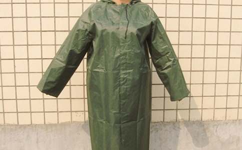 一件雨衣作文400字