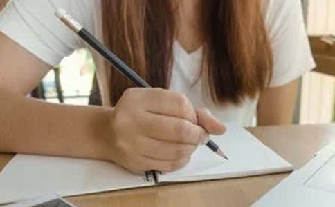 �P(gu��n)�ڵ������ąR��ʮƪ